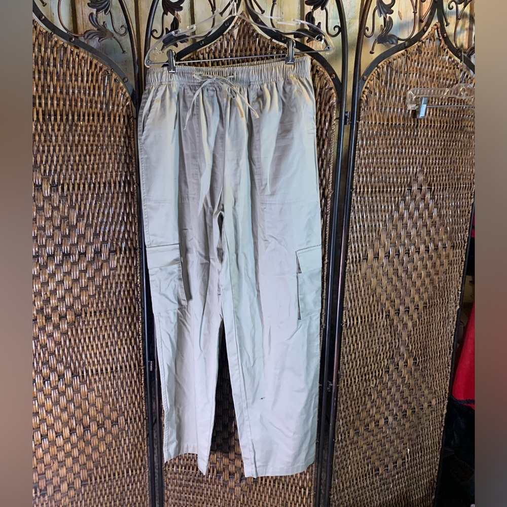 🚫SOLD🚫Happily Grey Tan Elastic Waist Cargo Pants Size L